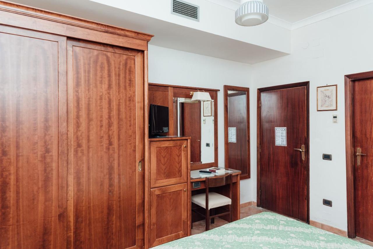 Hotel Montana Sant'Agata sui due Golfi Luaran gambar