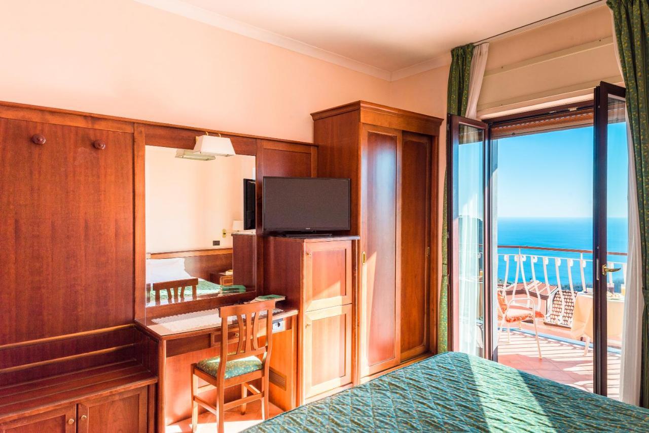 Hotel Montana Sant'Agata sui due Golfi Luaran gambar