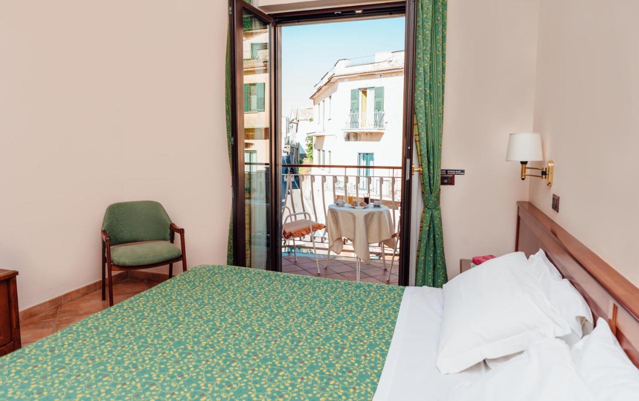 Hotel Montana Sant'Agata sui due Golfi Luaran gambar