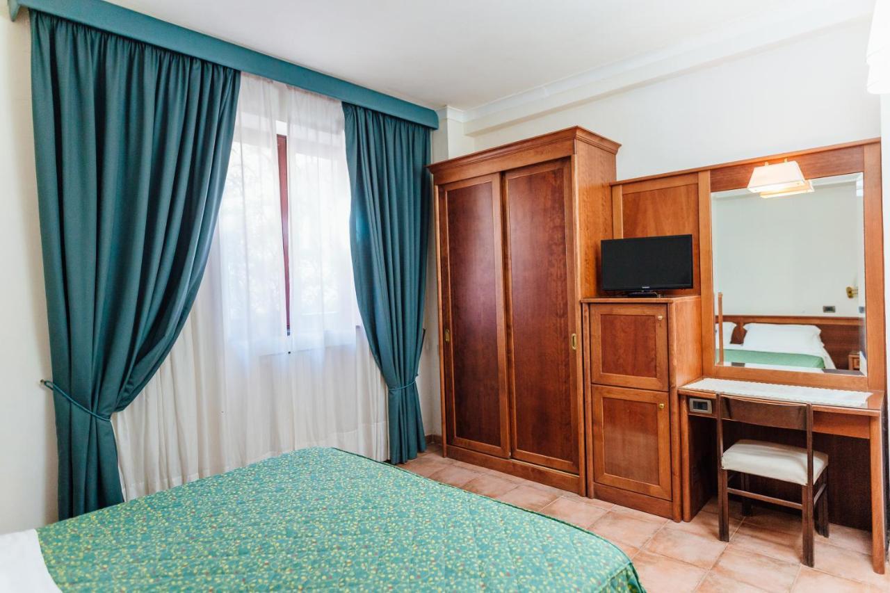 Hotel Montana Sant'Agata sui due Golfi Luaran gambar