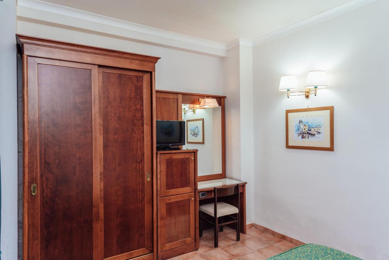 Hotel Montana Sant'Agata sui due Golfi Luaran gambar