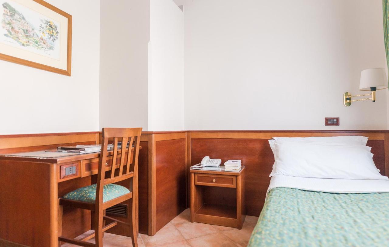 Hotel Montana Sant'Agata sui due Golfi Luaran gambar